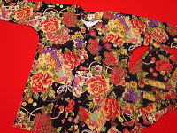 義若オリジナルの鯉口シャツ・ダボシャツ 金彩牡丹と桜　黒赤